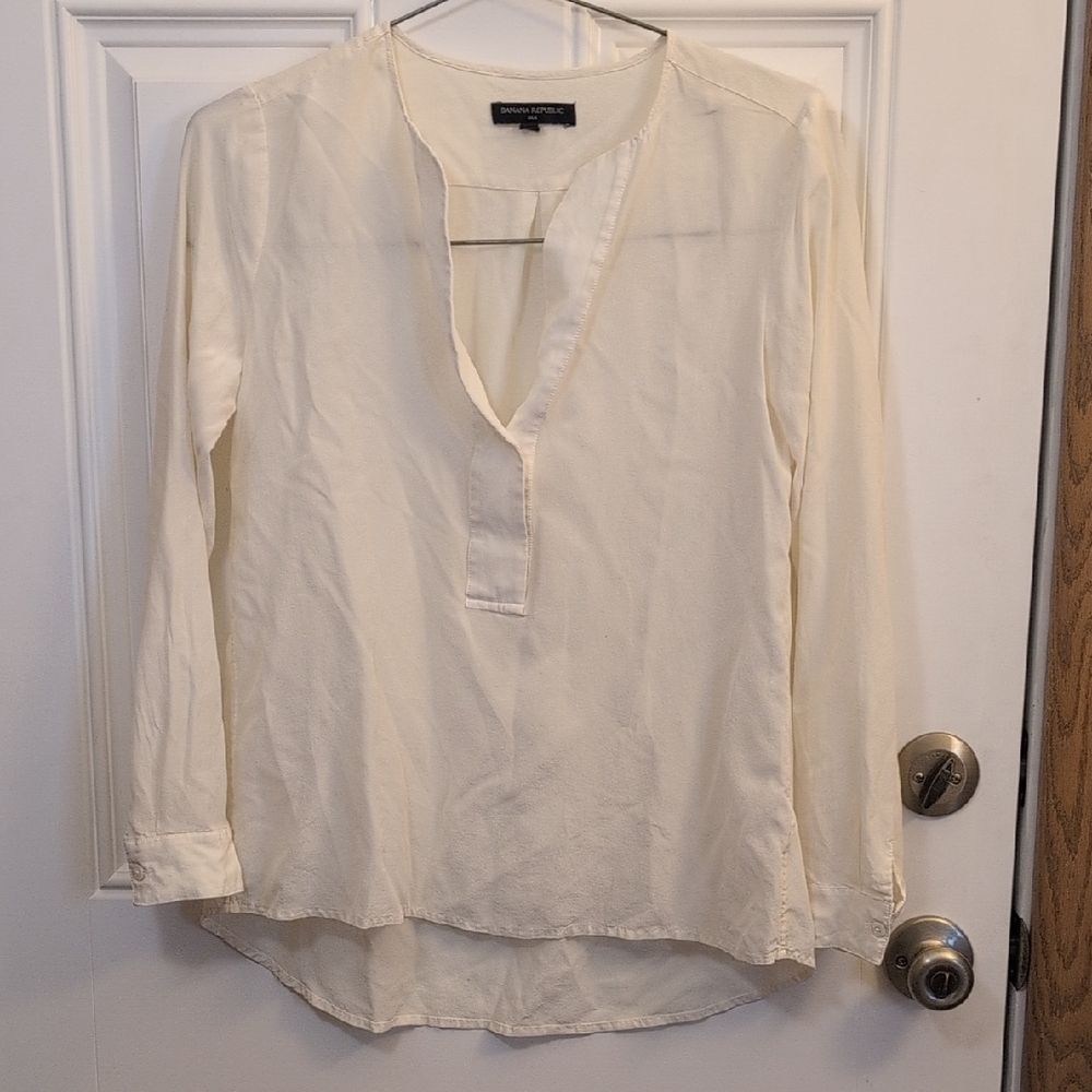 Banana Republic Cream V-Neck Blouse